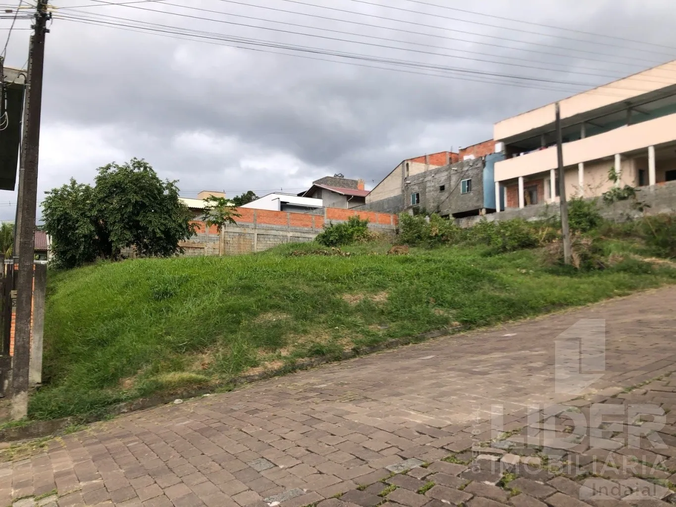 Terreno com 379,54m no bairro Ribeirão das Pedras - foto 1