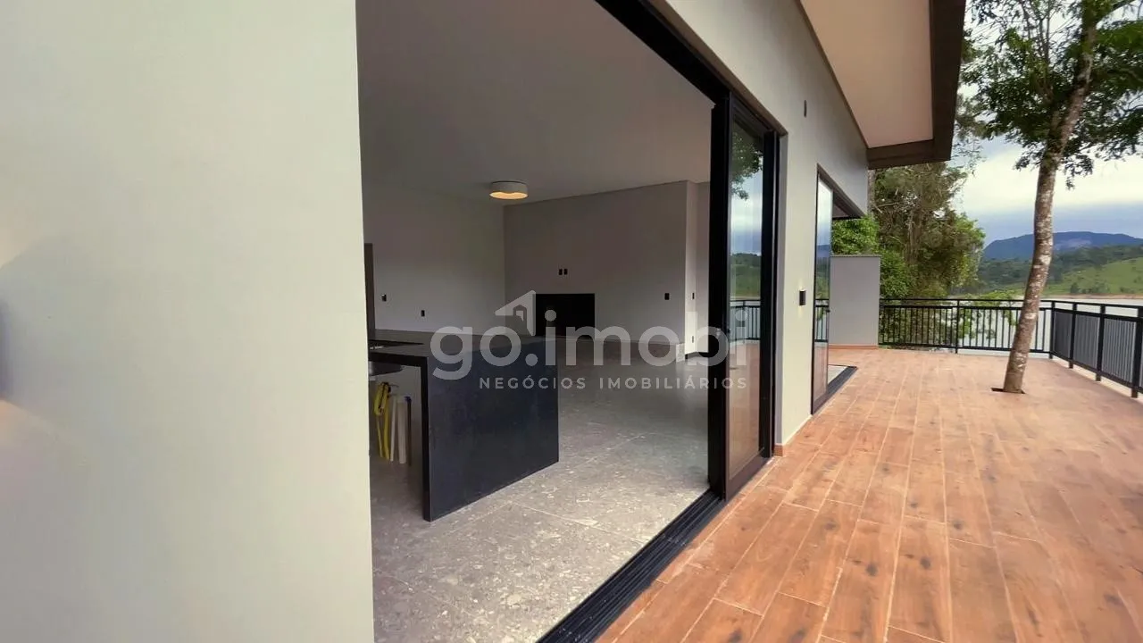 Casa alto padrão com 4 SUÍTES localizado na Barragem de Palmeiras! — foto 6