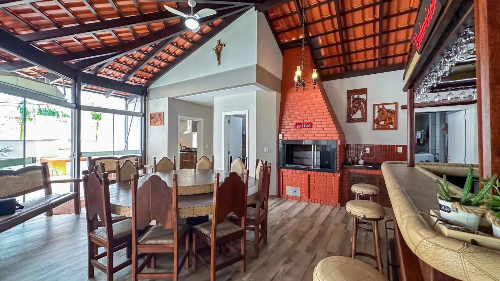 VENDO LINDA CASA COM PISCINA — foto 3