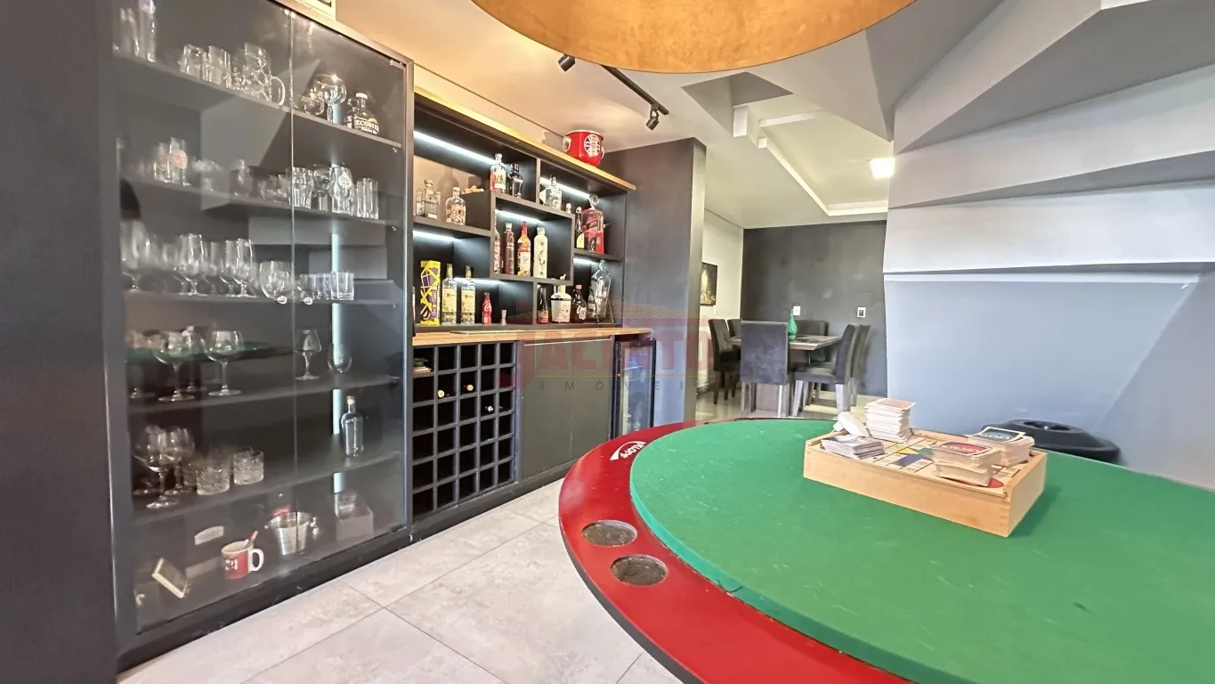 Sobrado Triplex semimobiliado à venda - foto 1