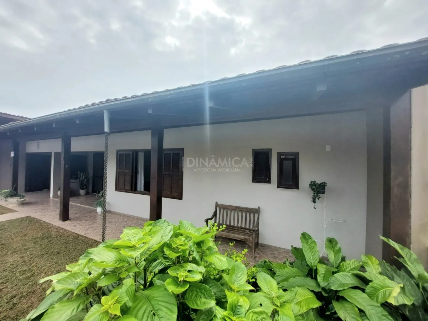 Casa térrea semimobiliada com 6 dormitórios sendo 1 suíte a venda no bairro Garcia em Blumenau — foto 2