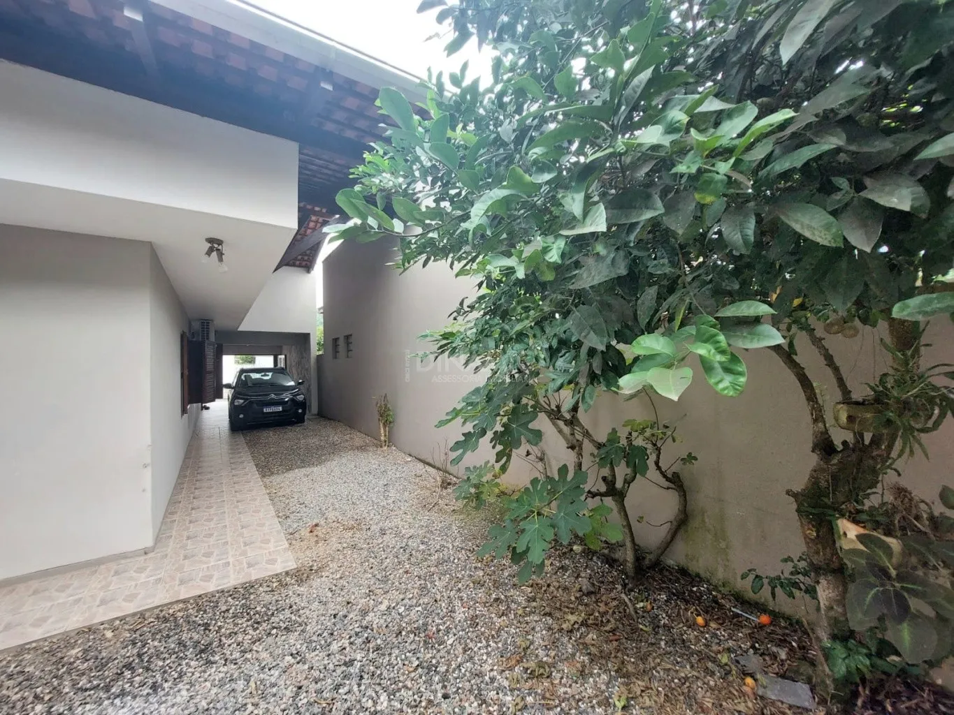 Casa térrea semimobiliada com 6 dormitórios sendo 1 suíte a venda no bairro Garcia em Blumenau — foto 5