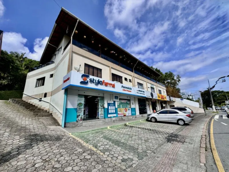 Prédio comercial com cobertura e 7 salas comerciais, 16 vagas, na Rua João Pessoa, Bairro da Velha, Blumenau-SC - foto 1