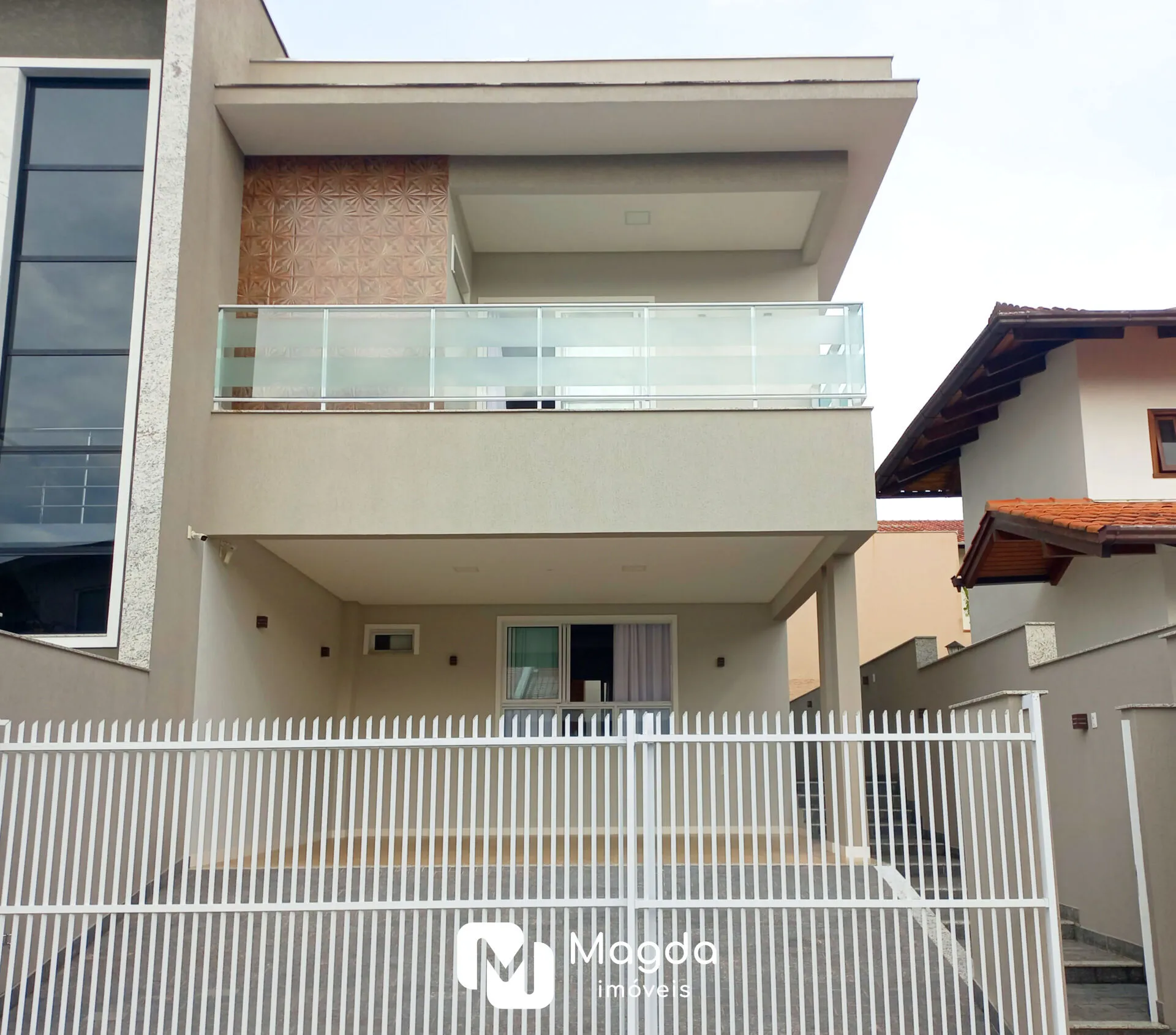 Excelente Residência de Alto Padrão, NOVA, Semi Mobiliada, Escola Agrícola, Blumenau - foto 1