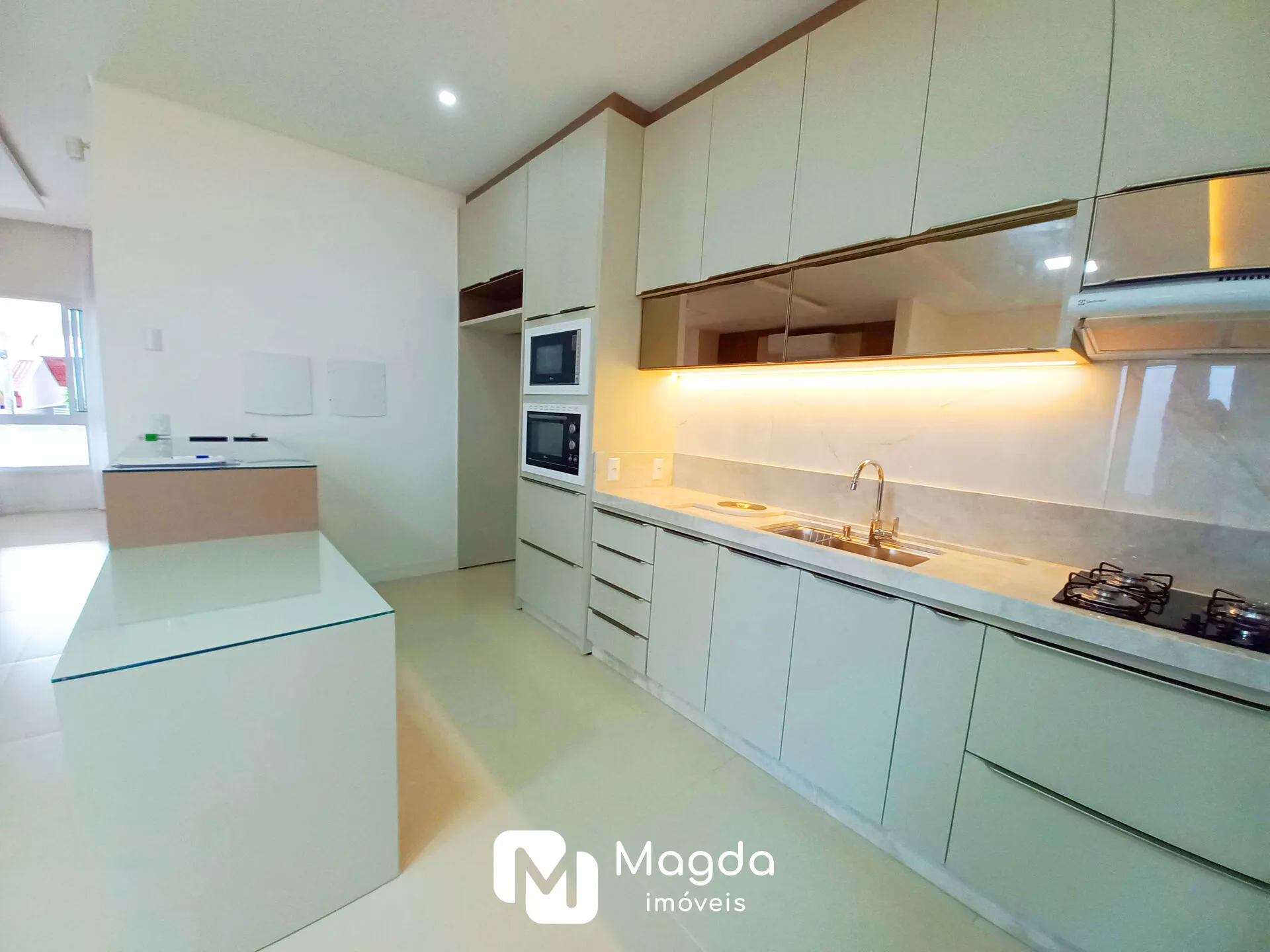 Excelente Residência de Alto Padrão, NOVA, Semi Mobiliada, Escola Agrícola, Blumenau — foto 4