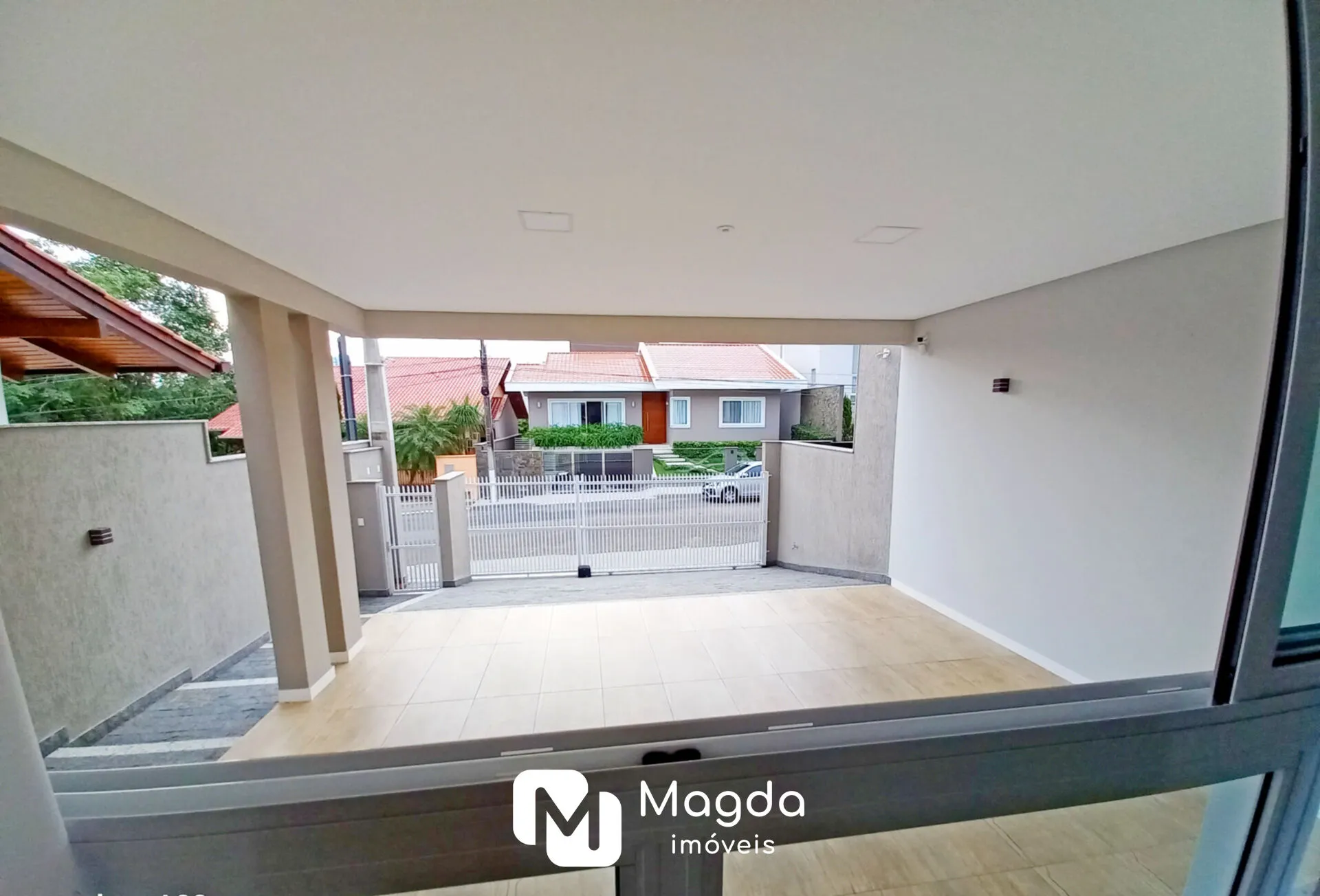 Excelente Residência de Alto Padrão, NOVA, Semi Mobiliada, Escola Agrícola, Blumenau — foto 2