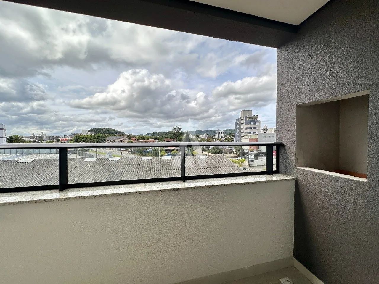 Apartamento com 1 suíte(s) mais 1 quarto(s) à venda no bairro Santo Antônio em Joinville, por R$ 431.300.00. — foto 6