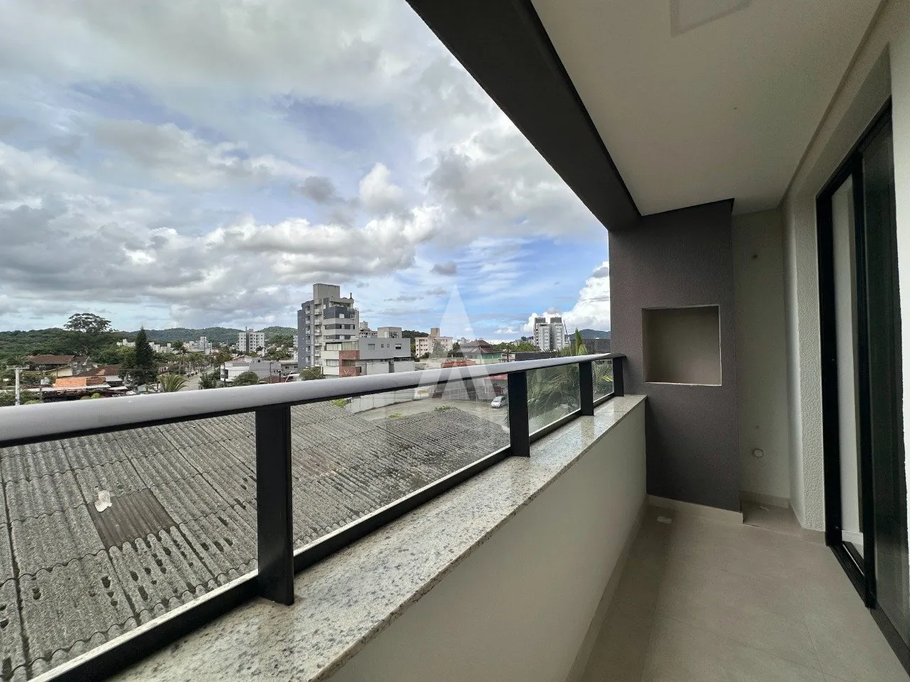 Apartamento com 1 suíte(s) mais 1 quarto(s) à venda no bairro Santo Antônio em Joinville, por R$ 431.300.00. — foto 7