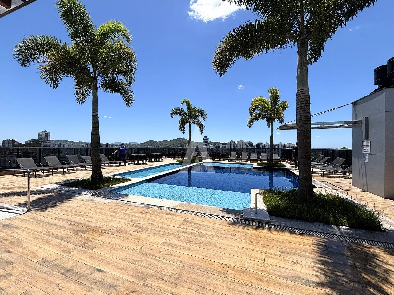 Apartamento com 2 suíte(s) à venda no bairro ATIRADORES em JOINVILLE, por R$ 720.000.00. - foto 1