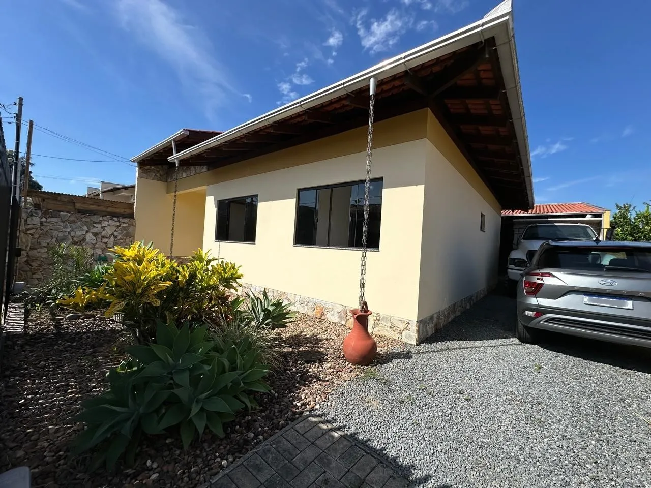 Casa com Suíte e Área de Festas - Água Verde, Blumenau SC - foto 1