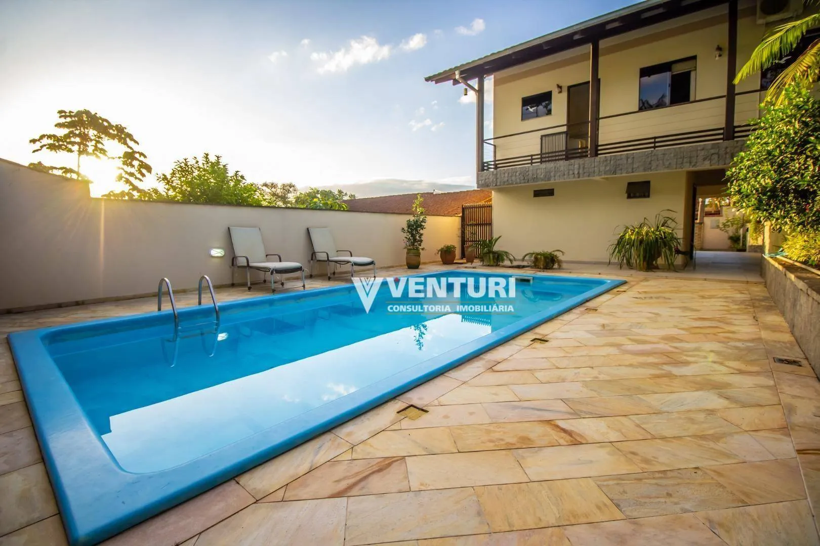 Casa com 4 dormitórios, sendo 1 suíte à venda, 260 m por R$ 970.000 - Itoupava Norte - Blumenau/SC - foto 1