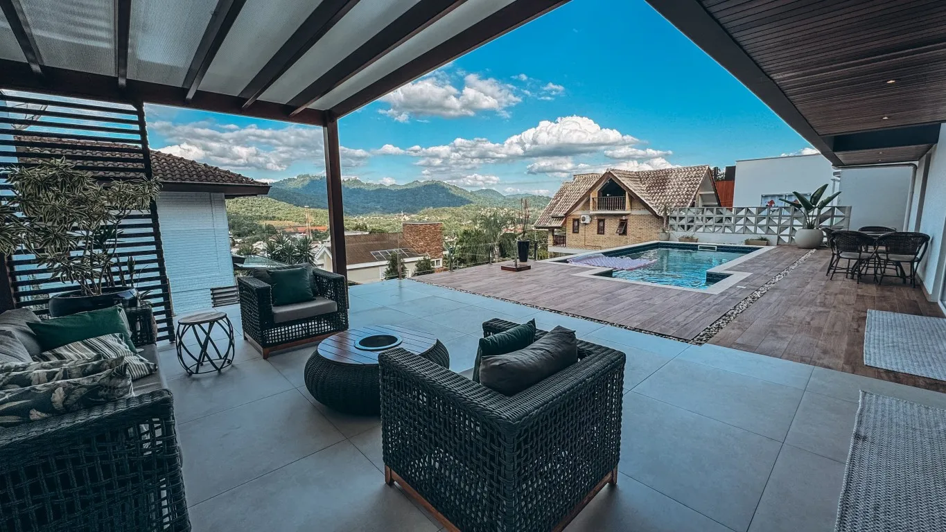 Casa Alto Padrão Mobiliada no Centro de Pomerode - foto 1