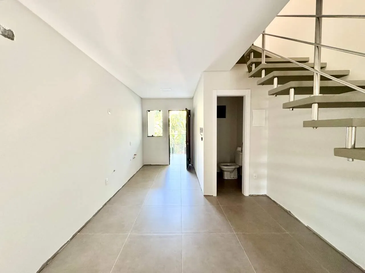 Sobrado Novo no Água Verde próximo ao Mercado Schneider — foto 5