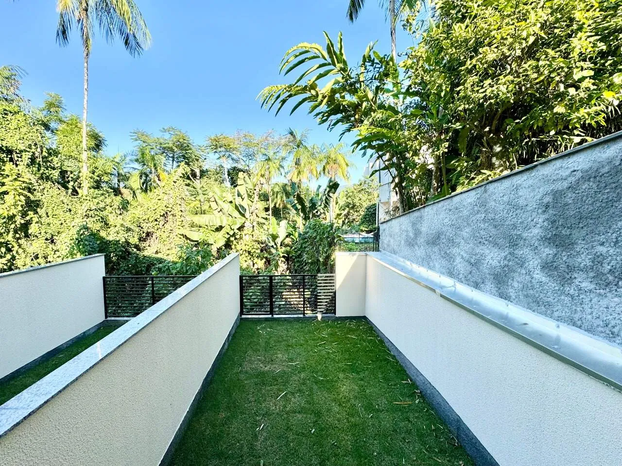 Sobrado Novo no Água Verde próximo ao Mercado Schneider — foto 7