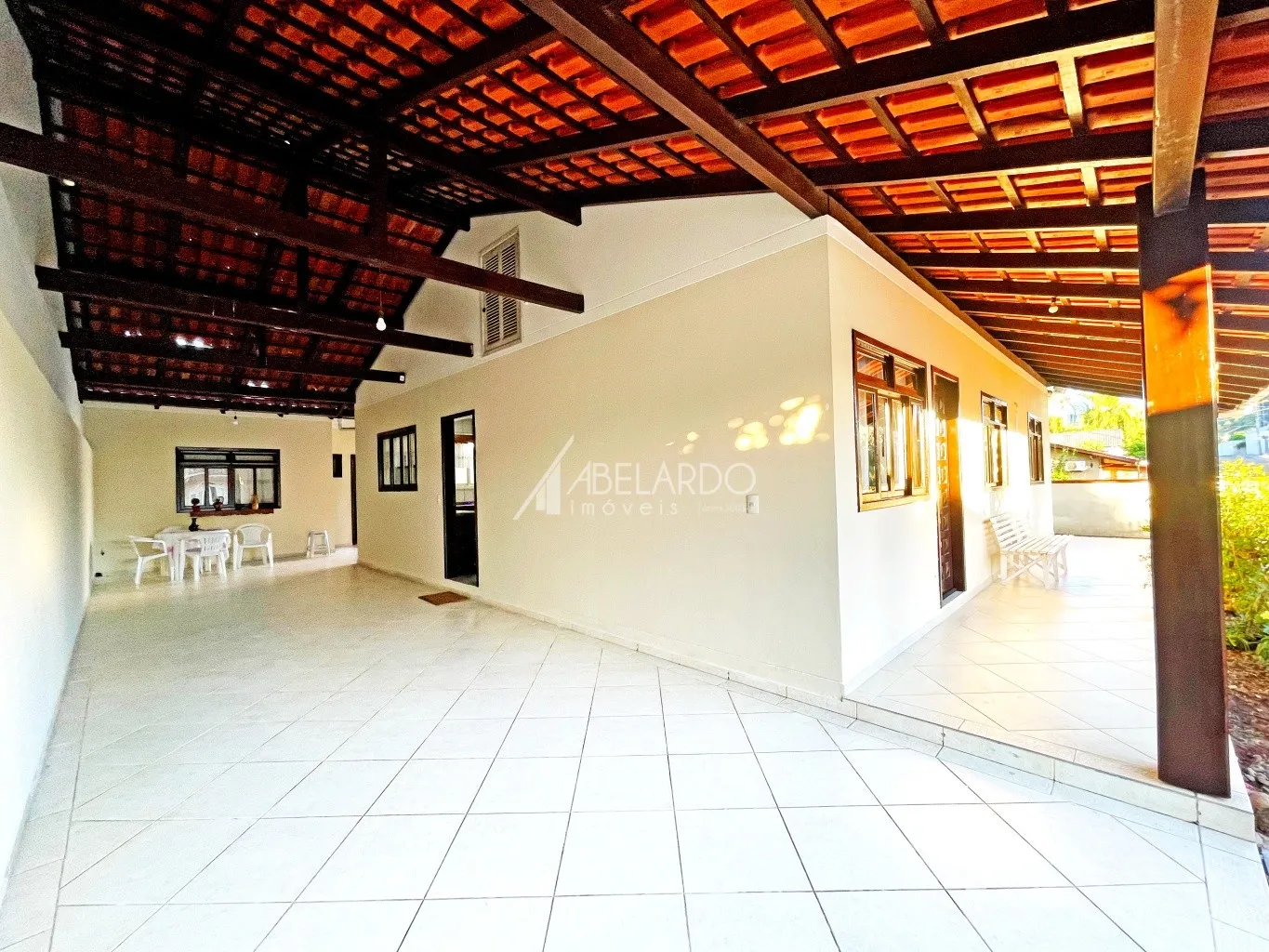 Casa em rua sem saída mobiliada no bairro Agua Verde — foto 4