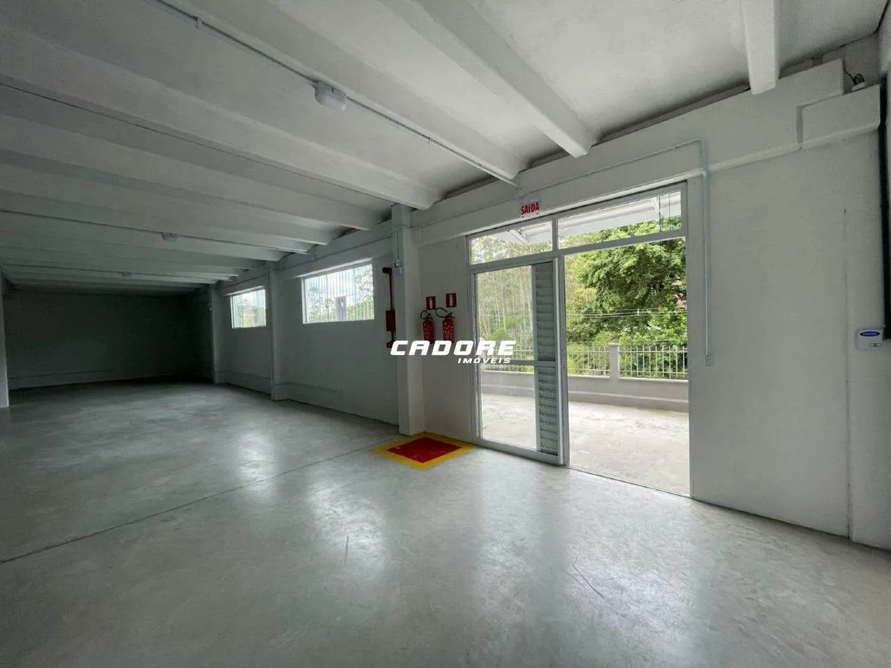 Excelente Sala comercial com aproximadamente 137m2 para locação no bairro Fortaleza I Cadore Imóveis - foto 1