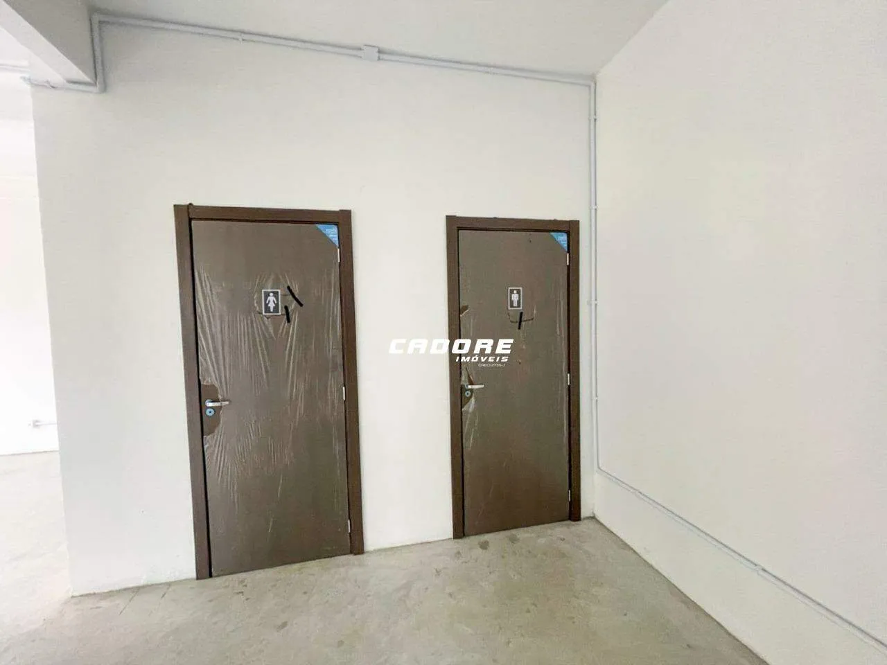 Excelente Sala comercial com aproximadamente 137m2 para locação no bairro Fortaleza I Cadore Imóveis — foto 7