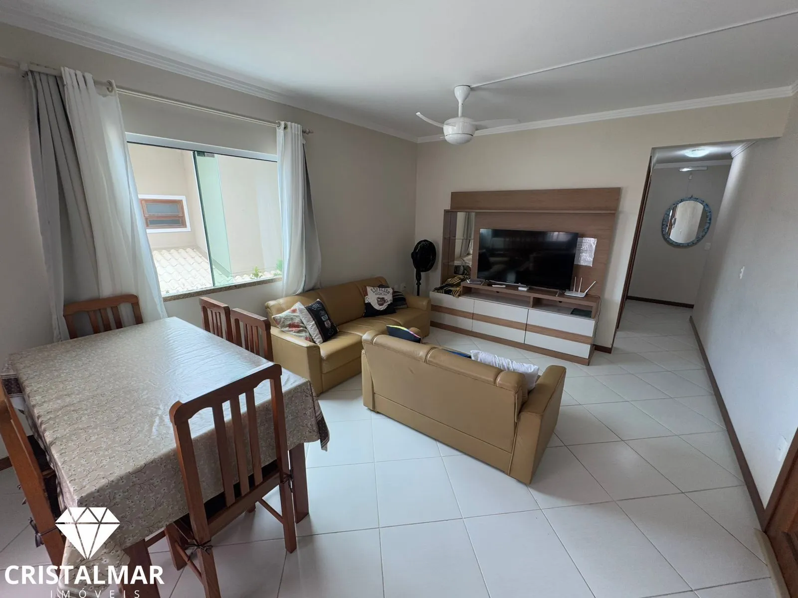 APARTAMENTO AMPLO E BEM LOCALIZADO EM BOMBAS - ACEITA FINANCIAMENTO BANCÁRIO — foto 2