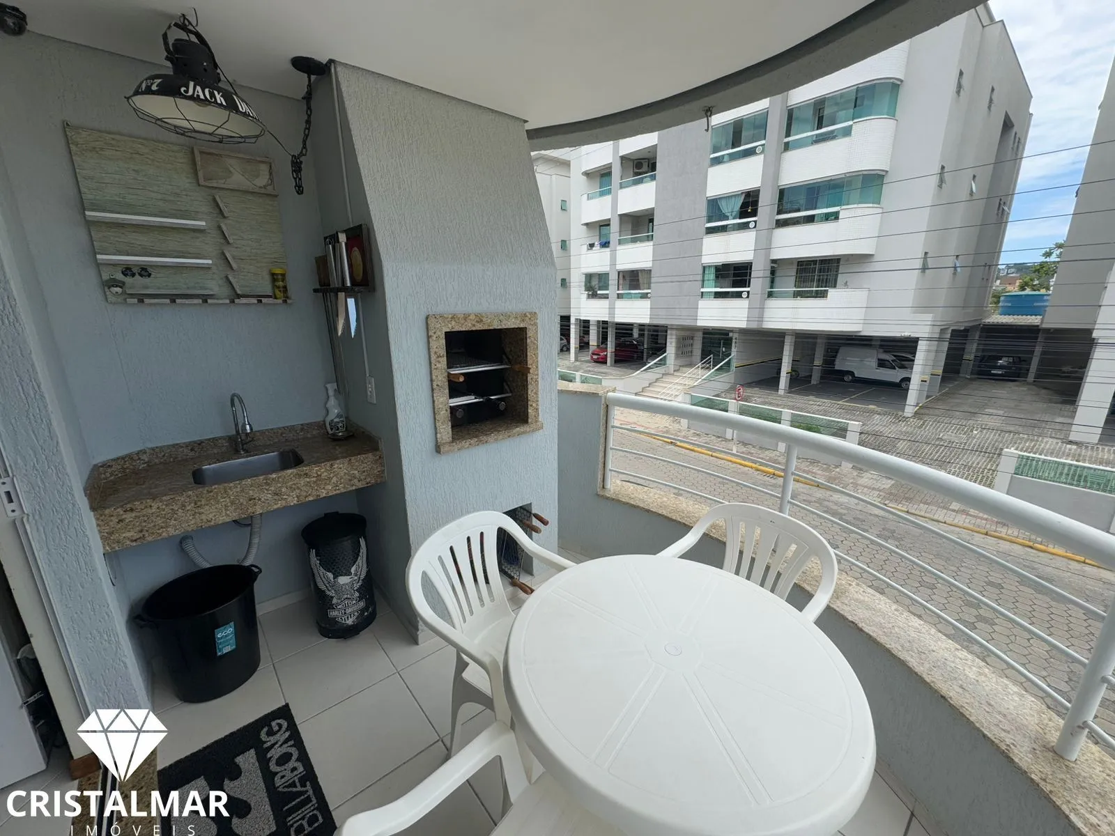 APARTAMENTO AMPLO E BEM LOCALIZADO EM BOMBAS - ACEITA FINANCIAMENTO BANCÁRIO — foto 4