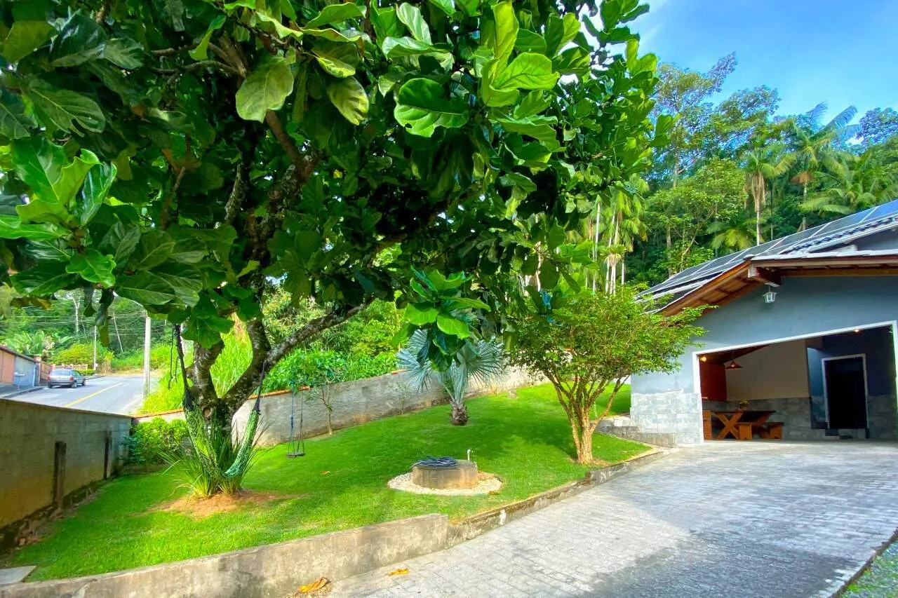 Oportunidade! De 785 mil Por 680 mil! Você ja imaginou morar em uma casa bem localizada e com o ar de área rural? Bairro Velha Central, Blumenau/SC; - foto 1