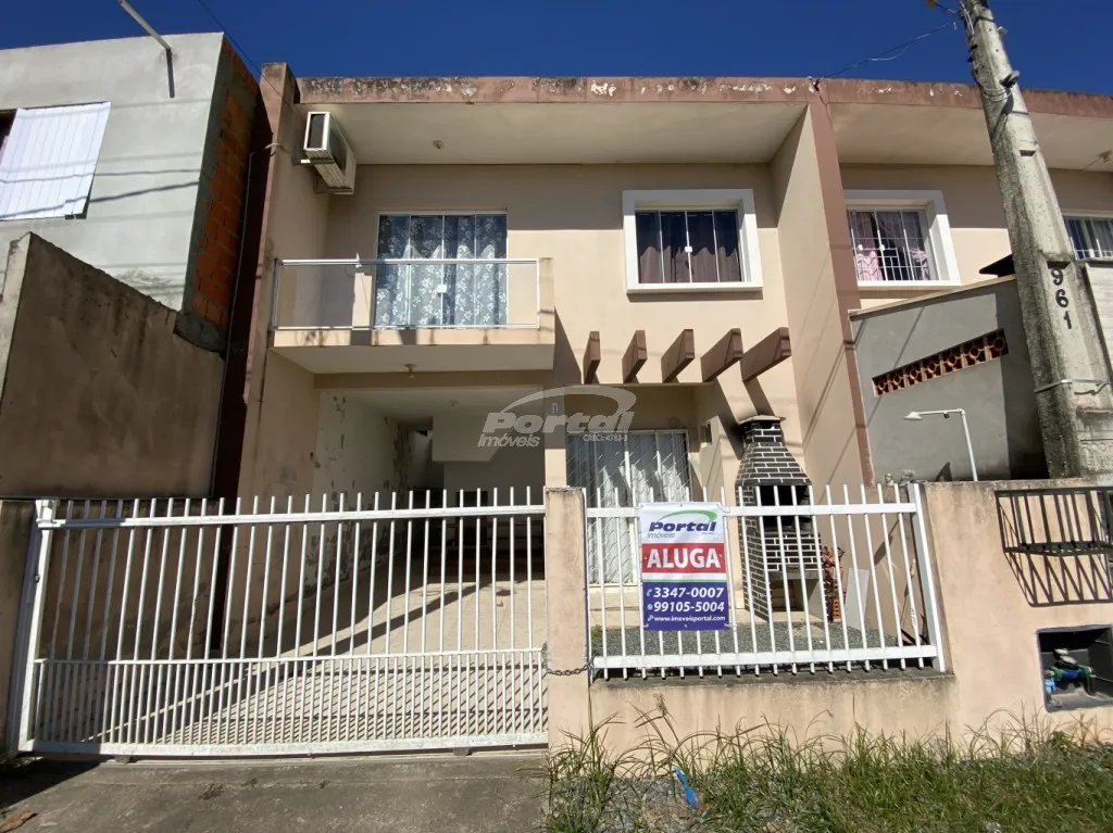 Casa mobiliado com 2 dormitórios a cerca de 950 metros do mar, no bairro Itacolomi em Balneário Piçarras/SC (Cód. 20975) — foto 2