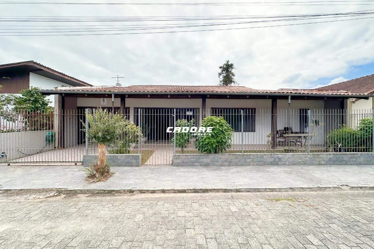 Casa No Bairro Garcia com 4 Dormitórios Sendo 1 Suíte e Um Amplo Espaço de Área Externa ! | Cadore Imóveis — foto 2