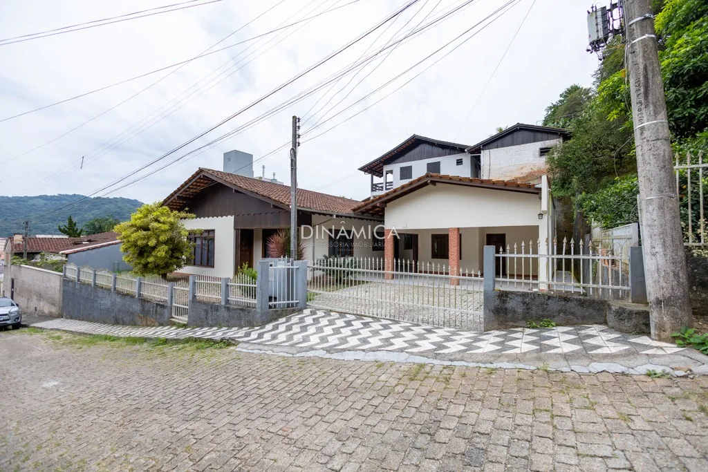 Casa térrea à venda no Garcia - recém-pintada, com quitinete anexa! — foto 2
