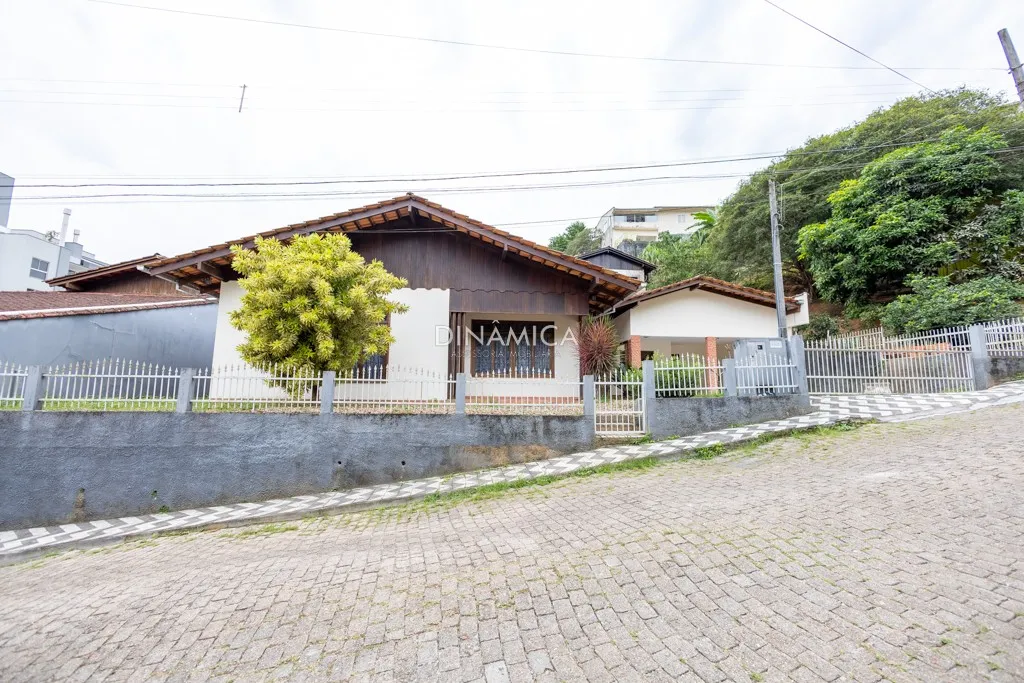 Casa térrea à venda no Garcia - recém-pintada, com quitinete anexa! — foto 3