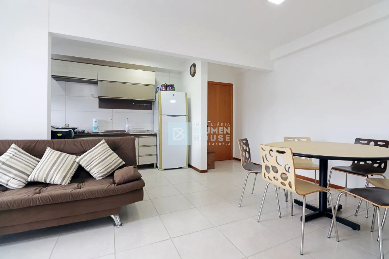 Apartamento semi mobiliado no Centro de Barra Velha! - foto 1