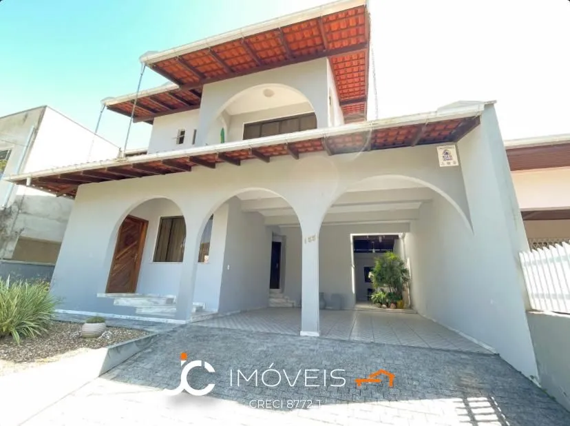 Casa com 3 dormitórios sendo 1 suíte à venda, 297 m por R$ 999.900 - Garcia - Blumenau/SC - foto 1