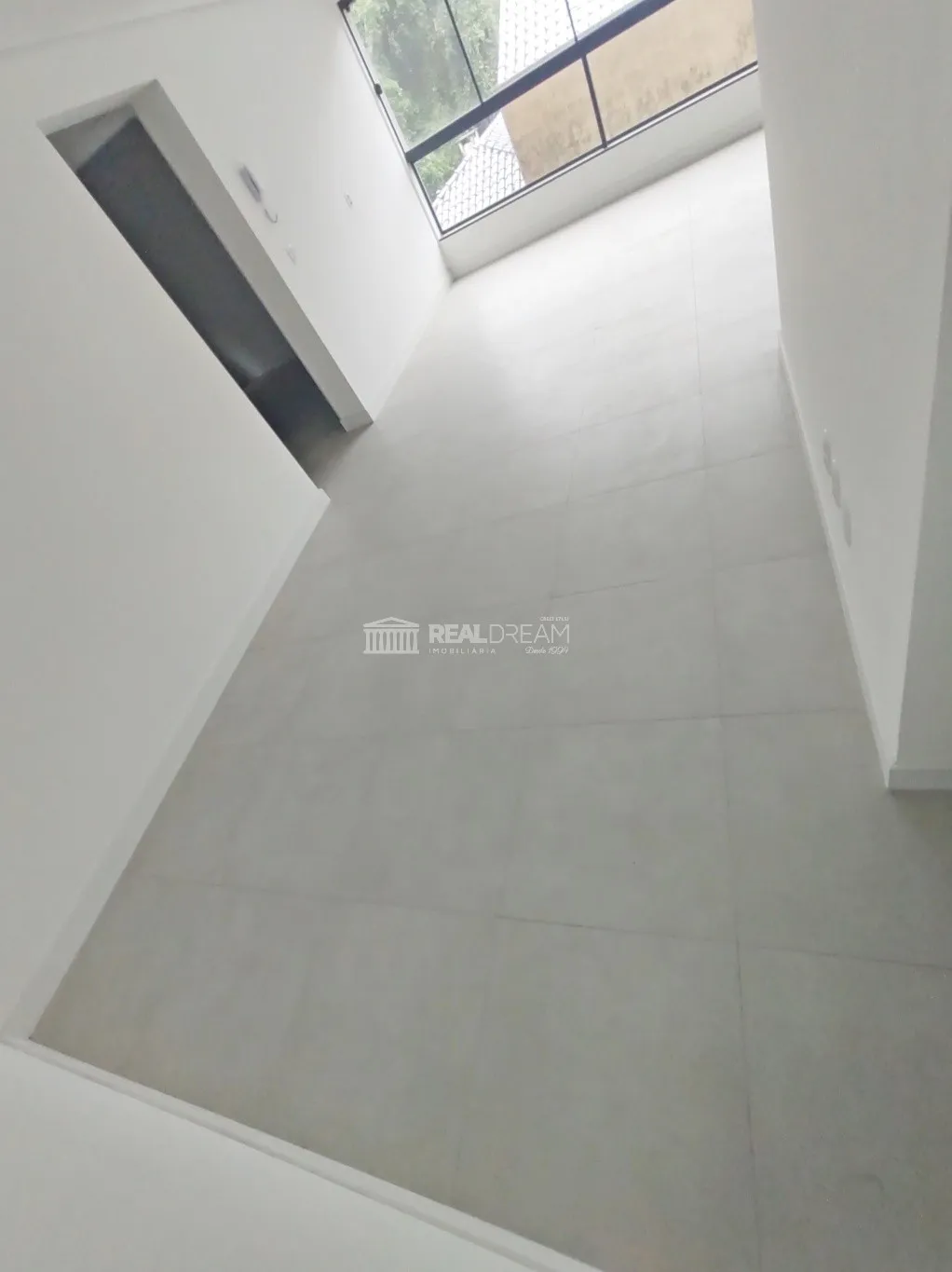 Apartamento com 1 suíte + 1 dormitório, sacada integrada com churrasqueira e uma garagem — foto 4