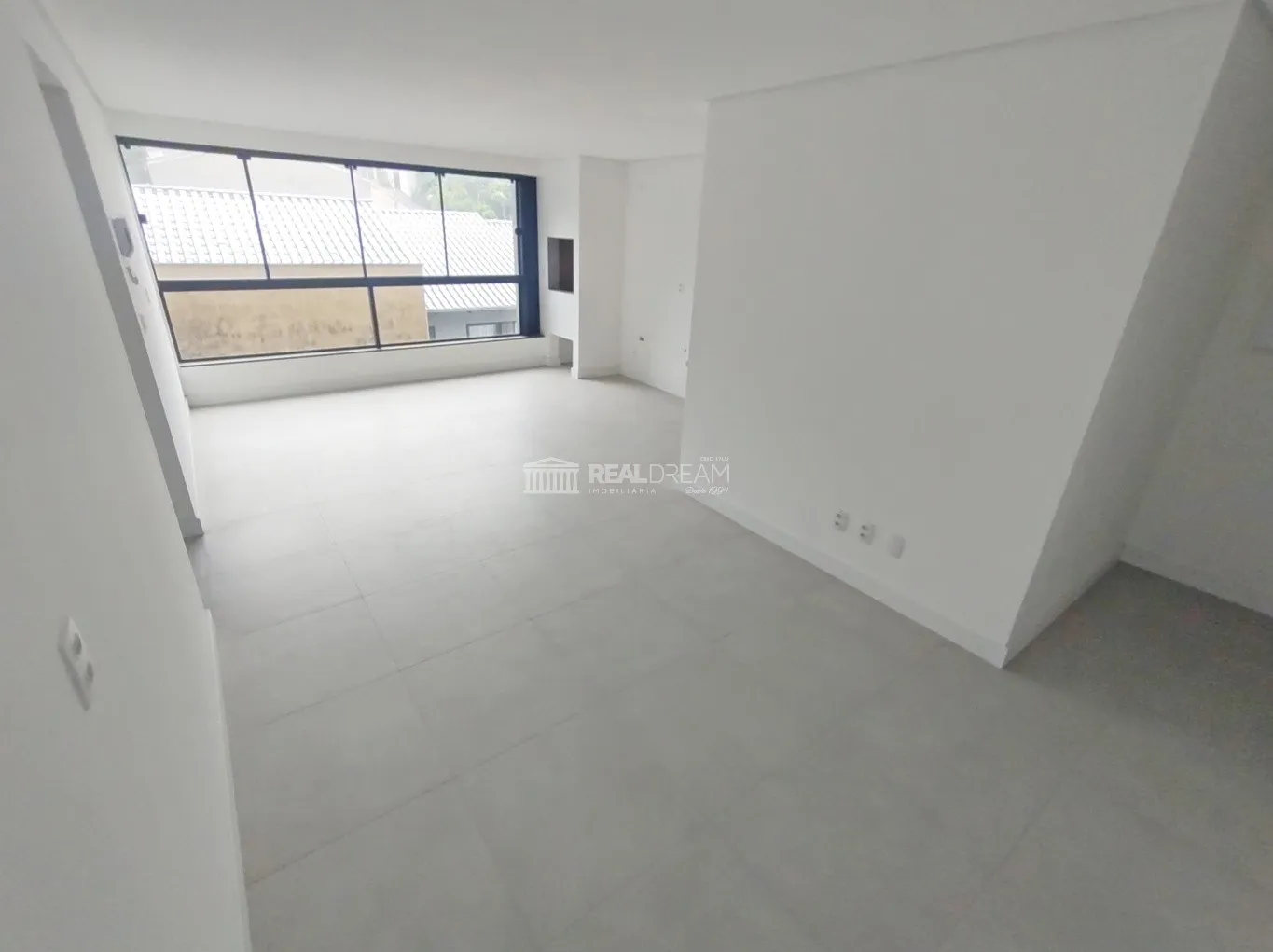 Apartamento com 1 suíte + 1 dormitório, sacada integrada com churrasqueira e uma garagem — foto 5