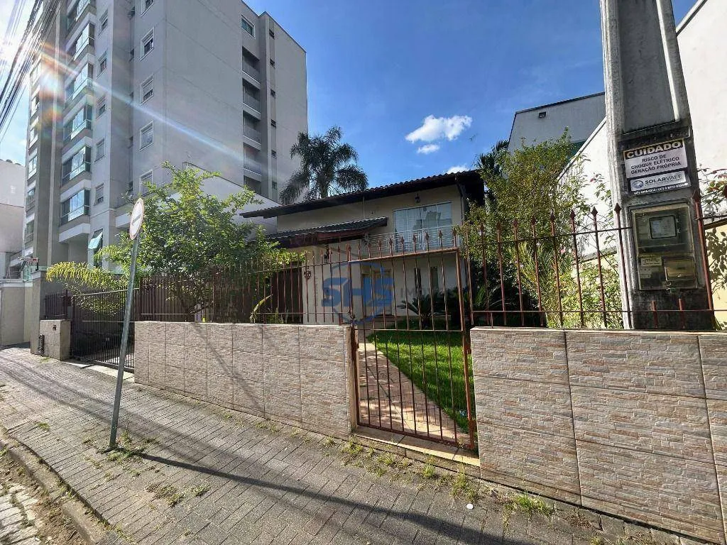 Casa com 3 dormitórios para alugar, 186 m por R$ 8.120,01/mês - Vila Nova - Blumenau/SC - foto 1