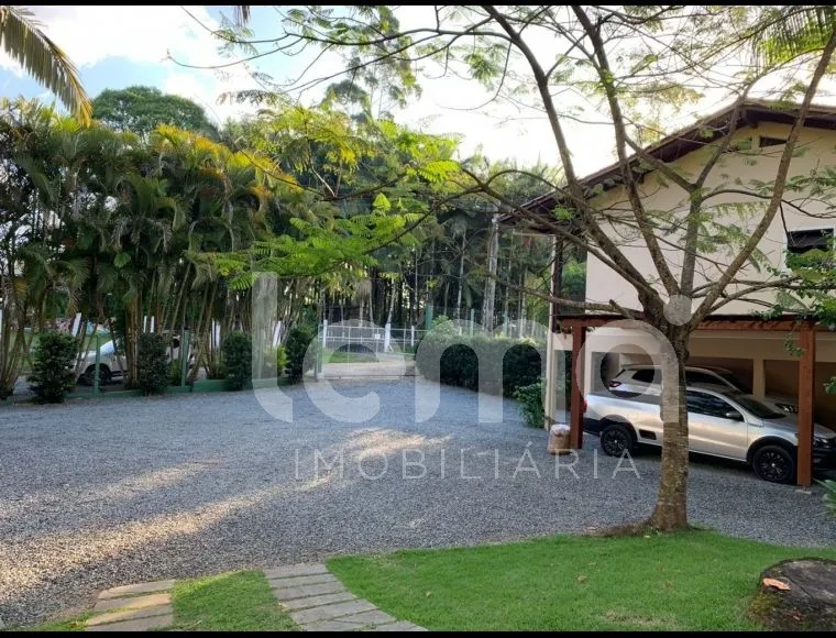 Sítio com casa em alvenaria e amplo terreno no bairro Badenfurt. — foto 2