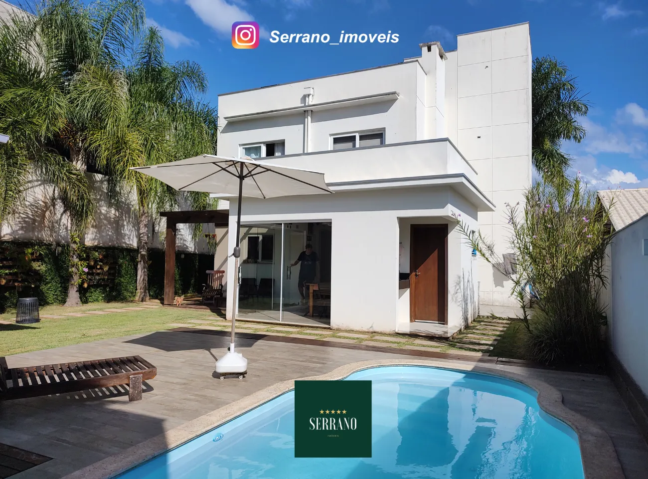 Linda Casa Alto Padrão com Piscina - foto 1