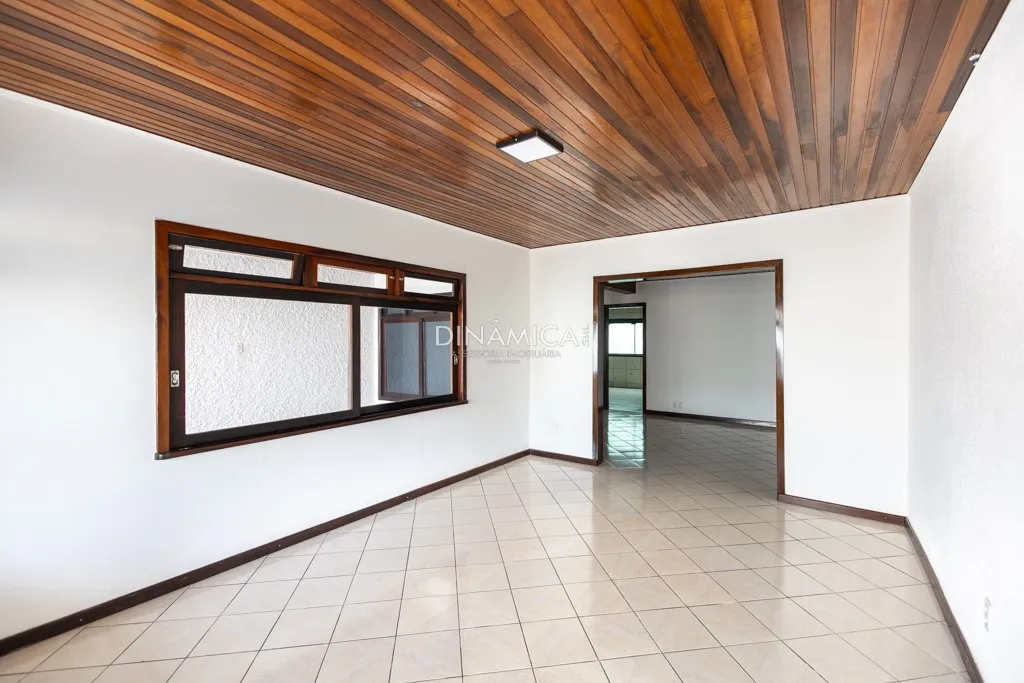 Casa para fins Residencial ou Comercial no bairro Garcia, próximo ao 23 BI exercito, com 03 dormitórios(suíte) coset 04 banheiros e área de festas — foto 5