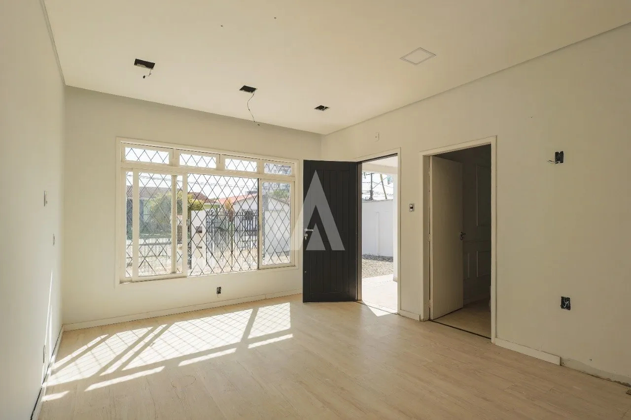 Casa com 1 suíte(s) mais 1 quarto(s) à venda no bairro América em Joinville, por R$ 950.000.00. — foto 3
