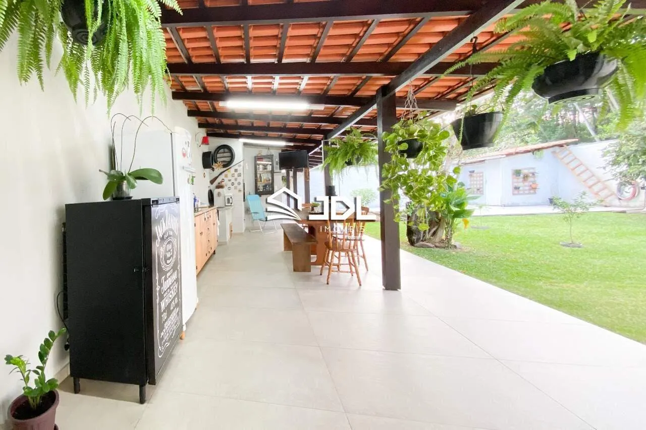 EXCLUSIVIDADE JDL IMÓVEIS! Sua melhor localização no Bairro da Velha Central!! Casa térrea e com muito espaço de jardim! — foto 4