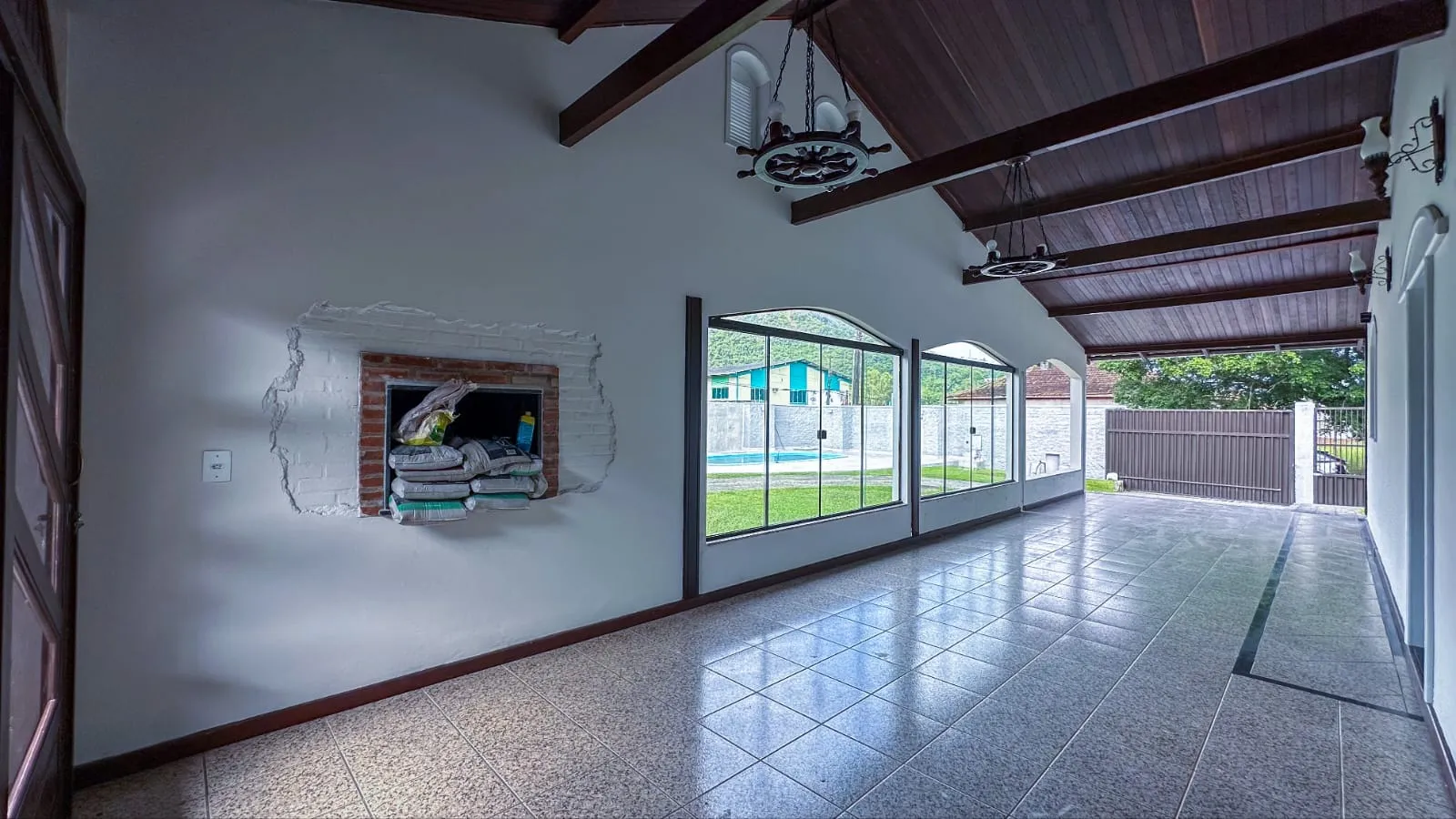 VENDO CASA COM PISCINA — foto 3
