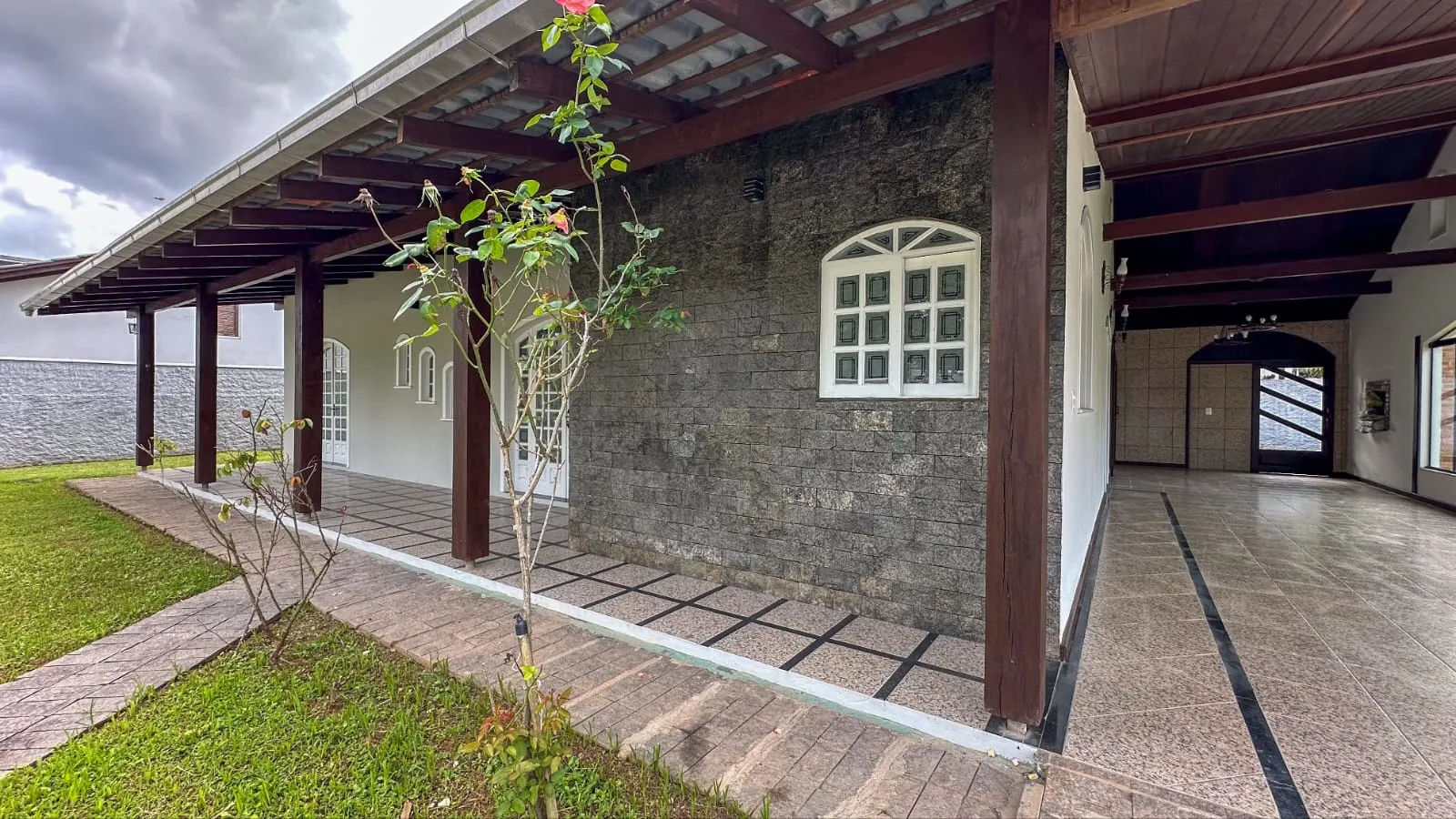 VENDO CASA COM PISCINA — foto 4