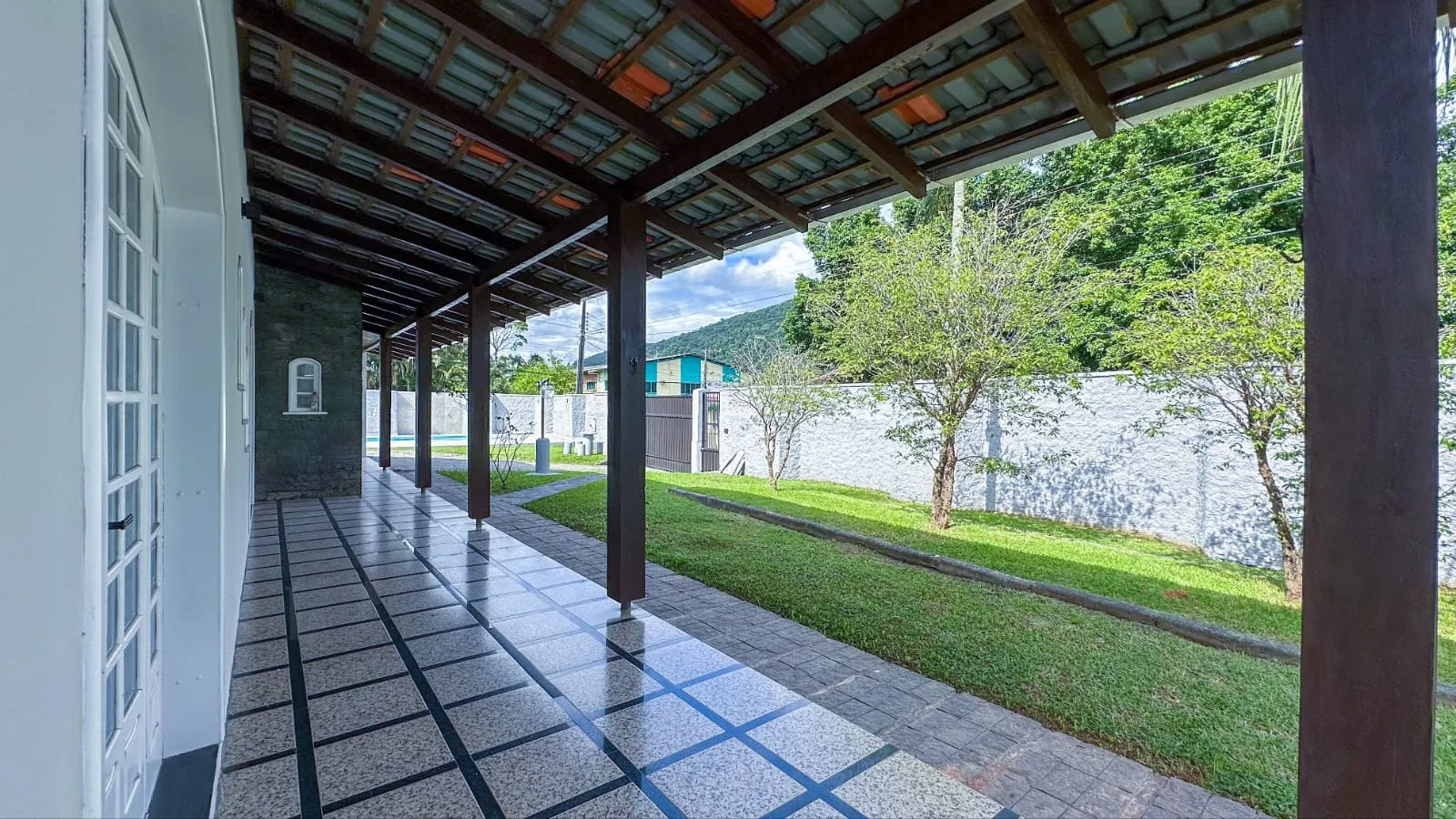 VENDO CASA COM PISCINA — foto 6