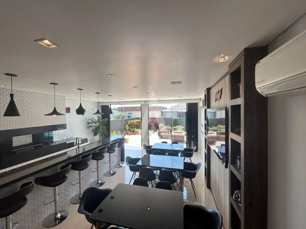 Casa com 1 suíte(s) mais 2 quarto(s) à venda no bairro Costa E Silva em Joinville, por R$ 2.800.000.00. — foto 4