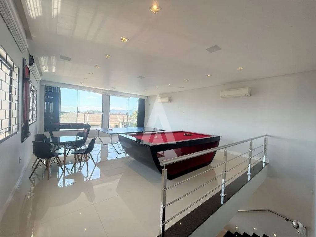 Casa com 1 suíte(s) mais 2 quarto(s) à venda no bairro Costa E Silva em Joinville, por R$ 2.800.000.00. — foto 5