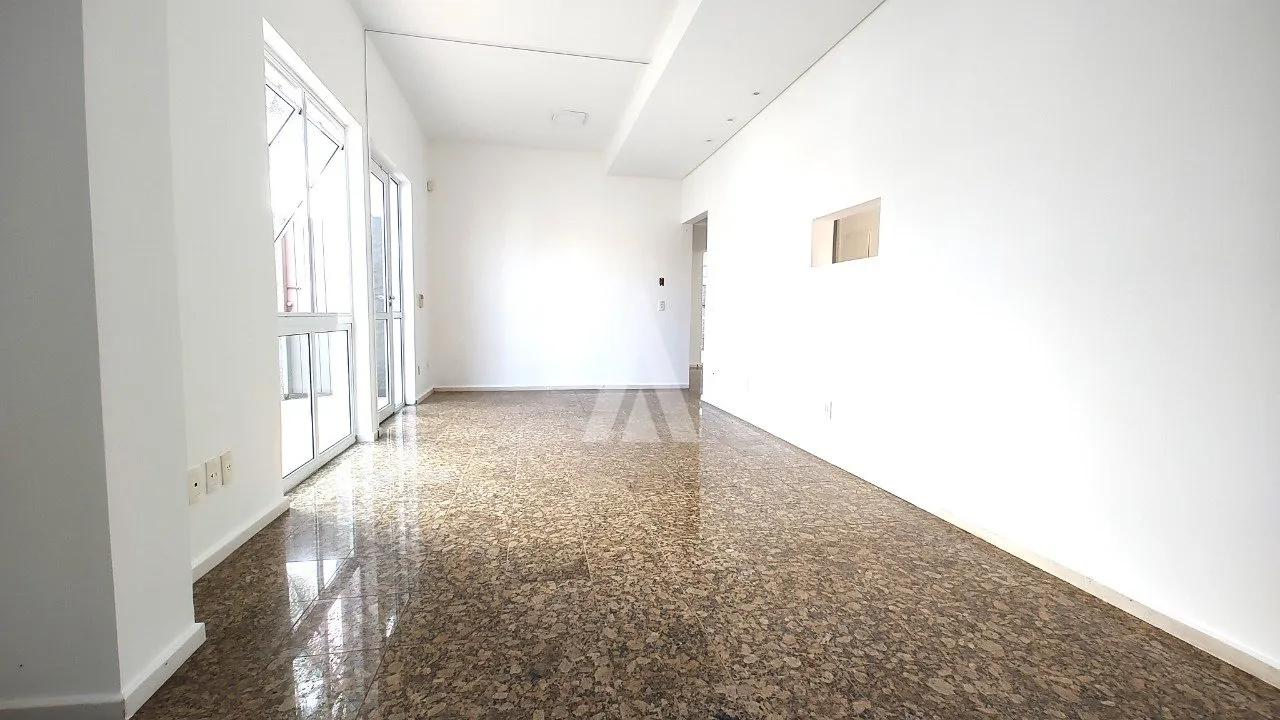 Casa Comercial à venda no bairro América em Joinville, por R$ 1.100.000.00. — foto 2