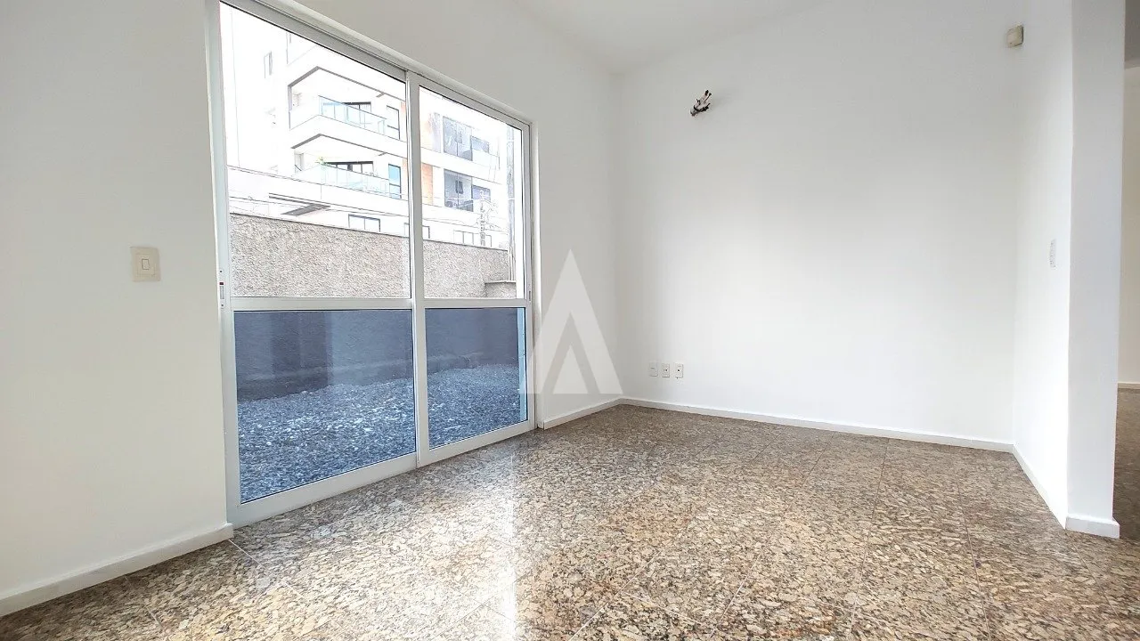 Casa Comercial à venda no bairro América em Joinville, por R$ 1.100.000.00. — foto 4