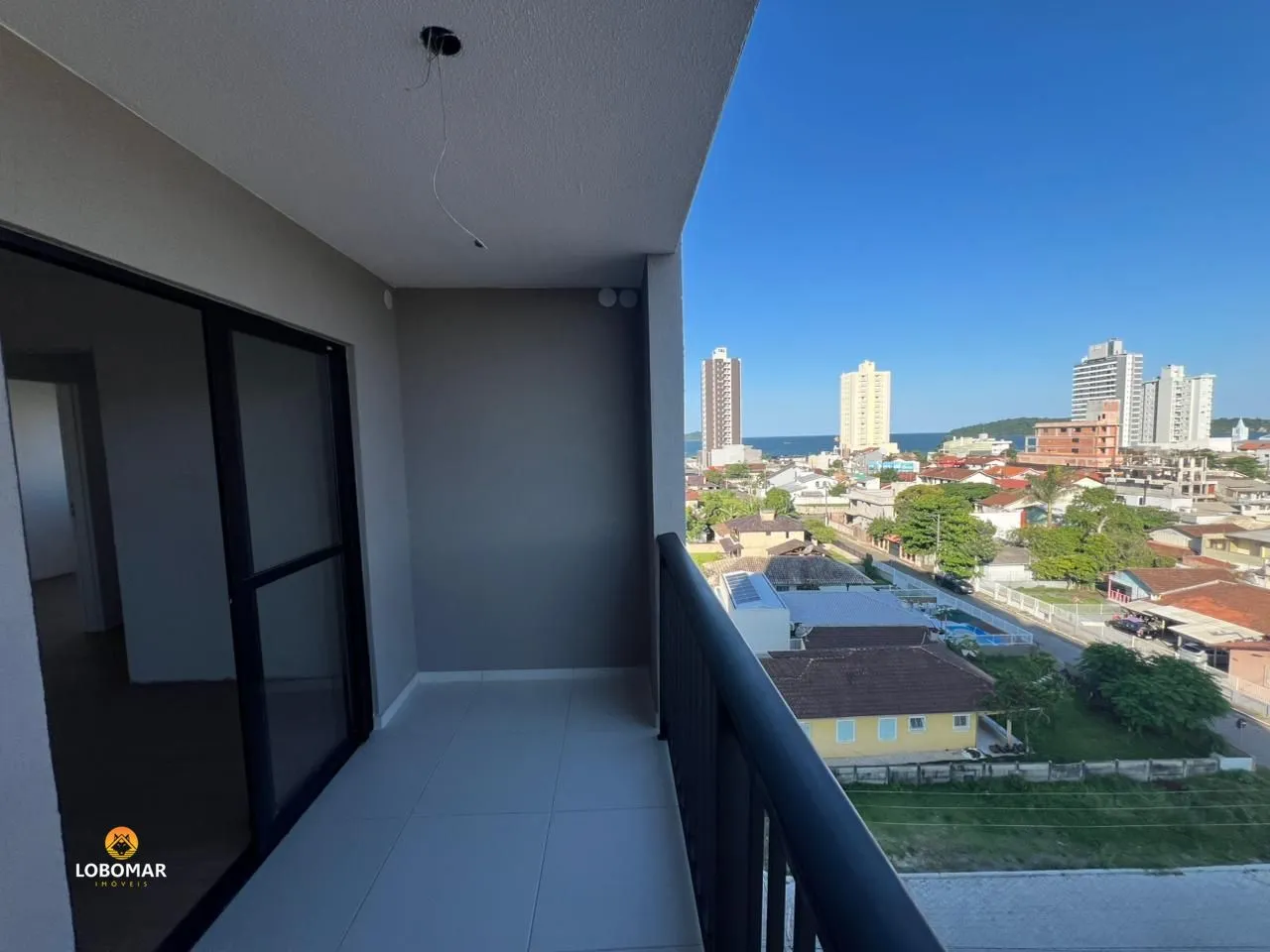 Apartamento pronto, com vista mar, à apenas 370m do mar, no Centro de Balneário - foto 1