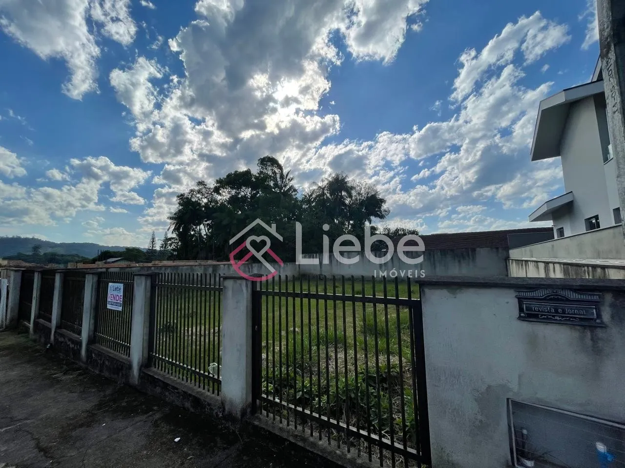 Lindo terreno com uma vista incrível da cidade no bairro Centro em Pomerode com 360,00m fazendo frente em 18,00 metros. — foto 2