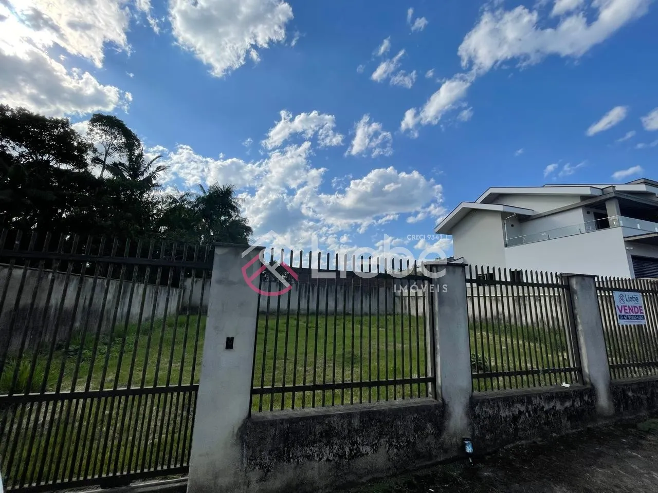 Lindo terreno com uma vista incrível da cidade no bairro Centro em Pomerode com 360,00m fazendo frente em 18,00 metros. — foto 3