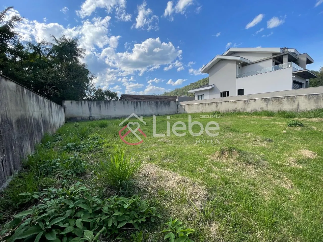 Lindo terreno com uma vista incrível da cidade no bairro Centro em Pomerode com 360,00m fazendo frente em 18,00 metros. — foto 4