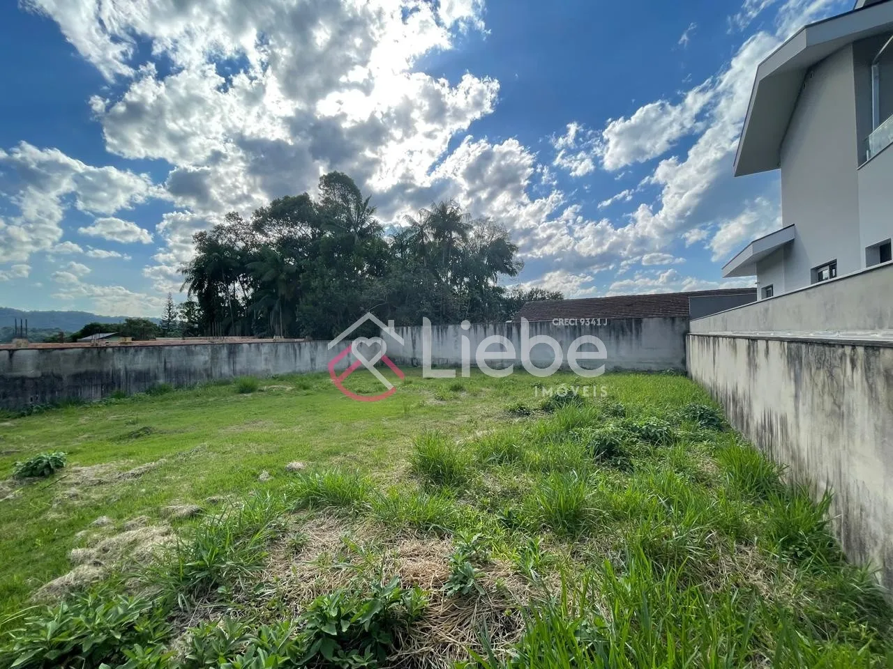 Lindo terreno com uma vista incrível da cidade no bairro Centro em Pomerode com 360,00m fazendo frente em 18,00 metros. — foto 6
